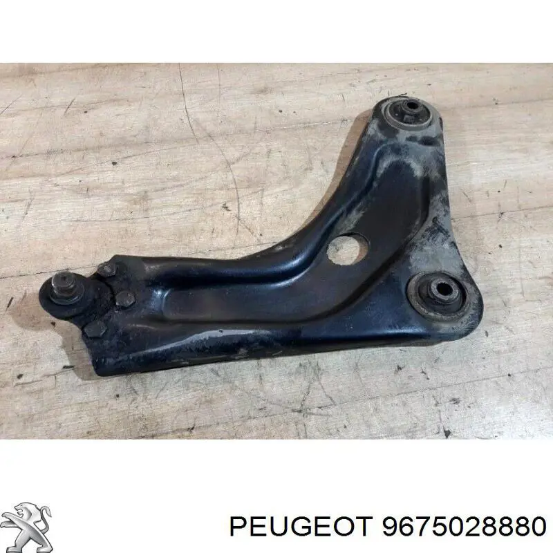 Купить 9675028880 Peugeot/Citroen Нижний правый рычаг передней подвески