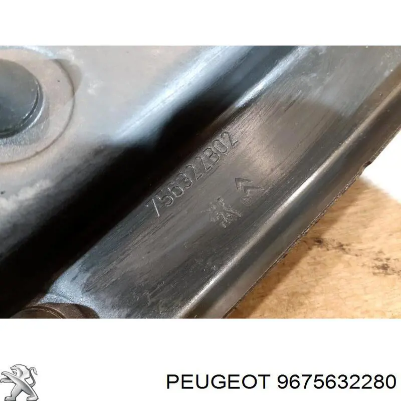 Soporte de radiador inferior (panel de montaje para foco) 9675632280 Peugeot/Citroen