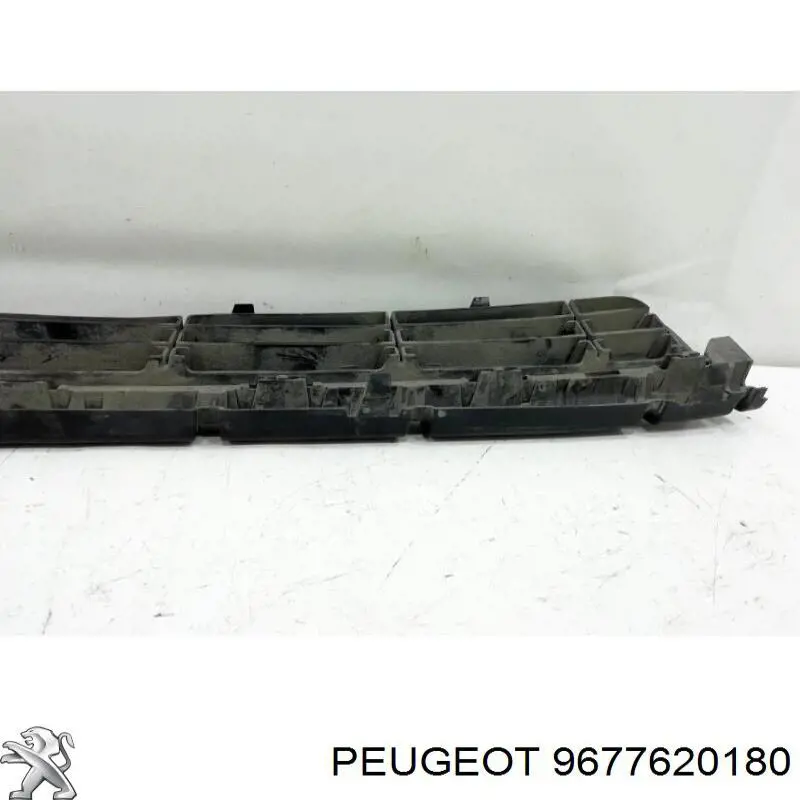 Решетка бампера переднего внутренняя часть Peugeot/Citroen 9677620180 цена, от 38.01 USD
