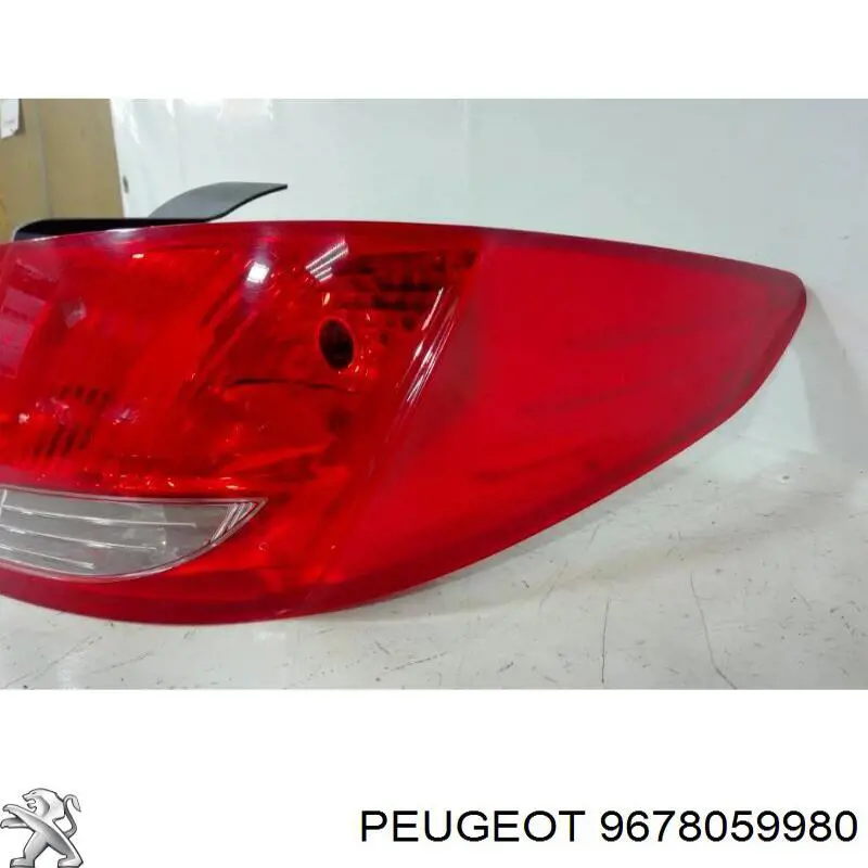 Lanterna traseira direita externa para Peugeot 408 