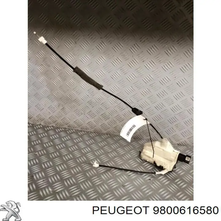 Замок двери передней правой 9800616580 Peugeot/Citroen