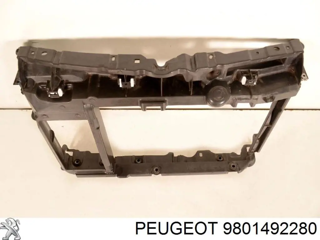 Кронштейн для радиатора Peugeot/Citroen 7104AF