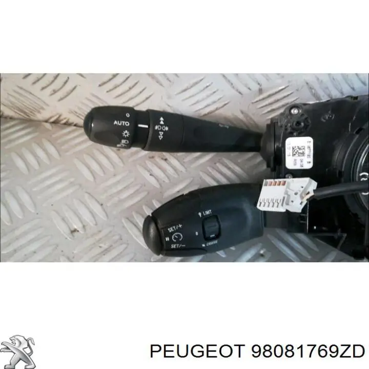  Подрулевой переключатель Peugeot 208 1