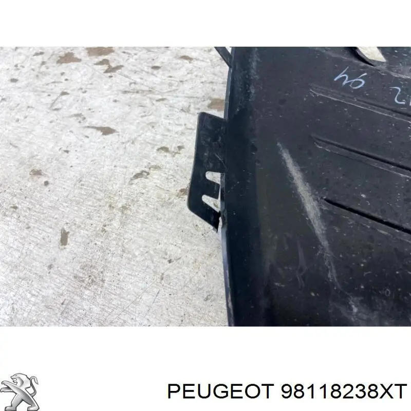 Решетка бампера переднего левая 98118238XT Peugeot/Citroen