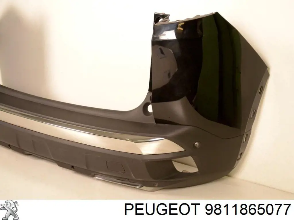 Задний бампер 9811865077 Peugeot/Citroen