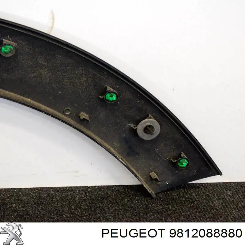 Расширитель (накладка) арки заднего крыла левый 9812088880 Peugeot/Citroen