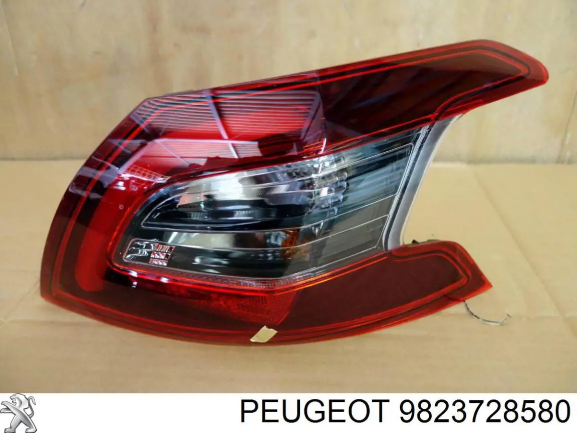 9823728580 Peugeot/Citroen Задний правый внешний фонарь