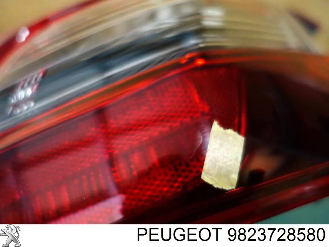 Купить 9823728580 Peugeot/Citroen Фонарь задний правый, внешний