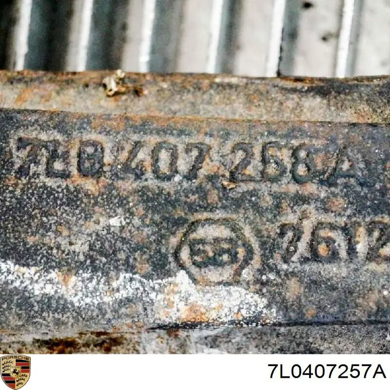 Цапфа передняя левая 7L0407257A Porsche