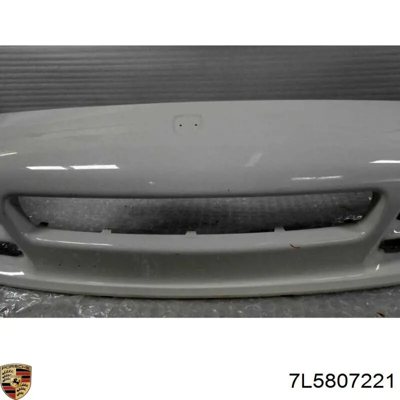 Передний бампер 7L5807221 Porsche