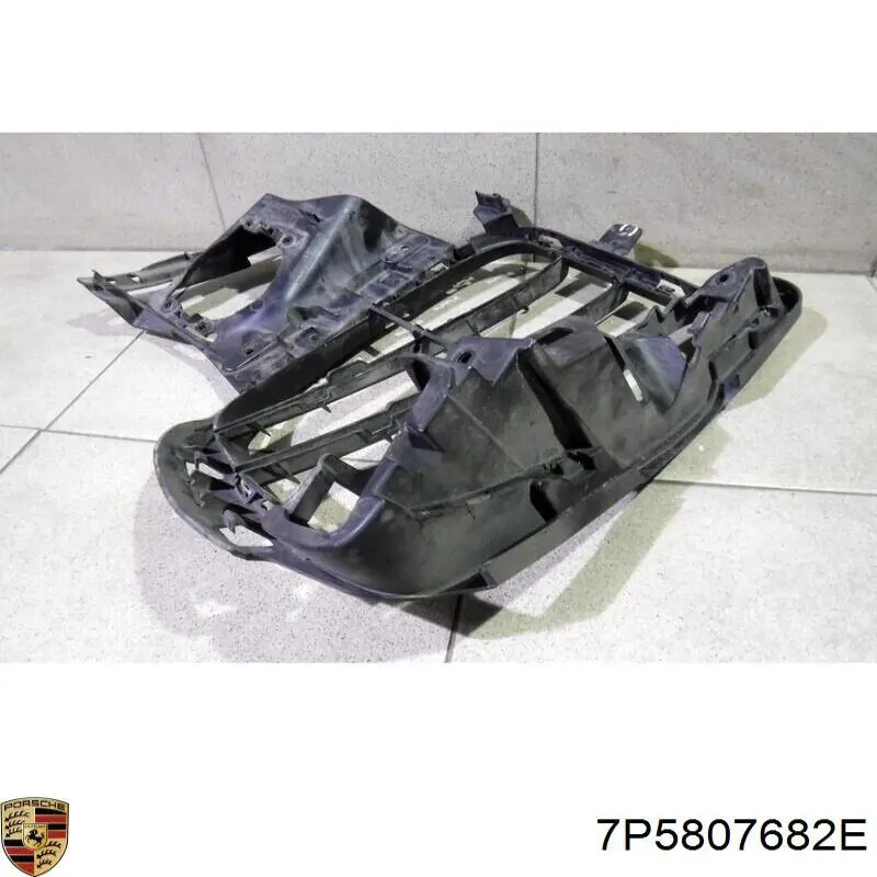 7P5807682E Porsche 