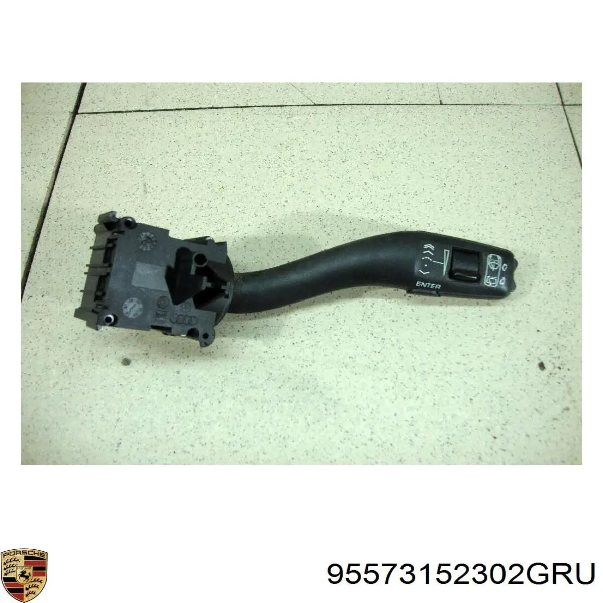 Накладка левого зеркала заднего вида Porsche 95573152302GRU