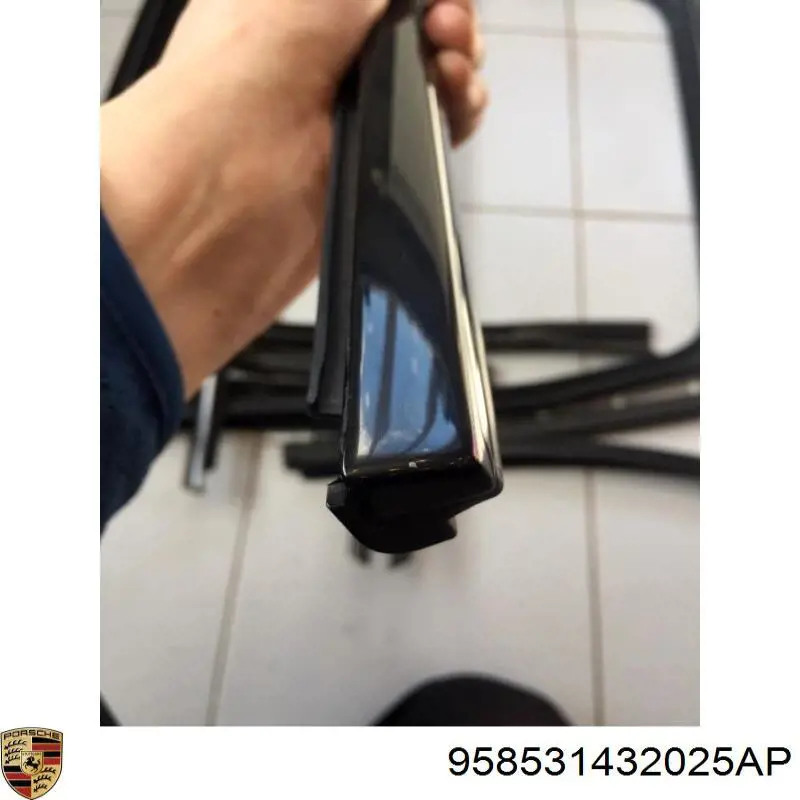  7P0837432H VAG
