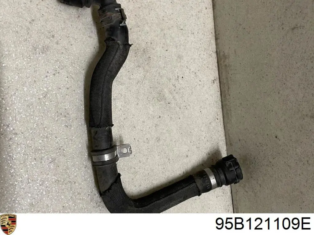 Купить 95B121109E Porsche Шланг радиатора охлаждения нижний