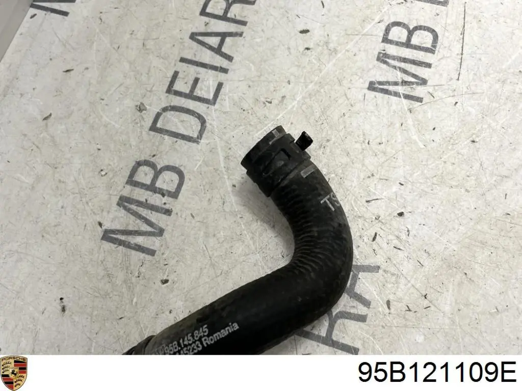 95B121109E Porsche Патрубок радиатора охлаждения нижний