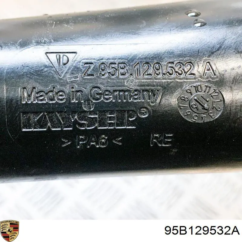 Патрубок воздушный, выход воздушного фильтра Porsche 95B129532A цена, от 88.69 USD