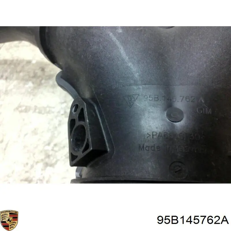 Патрубок интеркулера 95B145762A Porsche