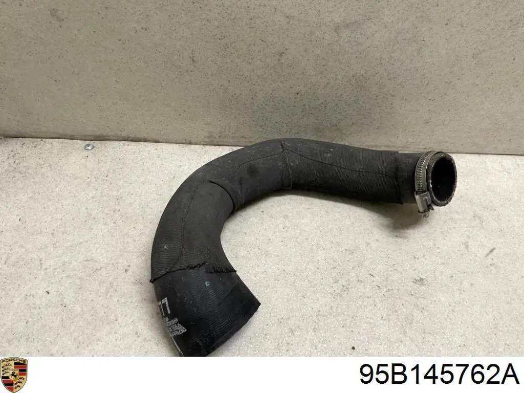 Патрубок интеркулера 95B145762A Porsche