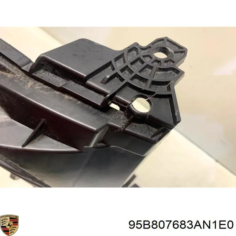 Купить 95B807683AN1E0 Porsche 