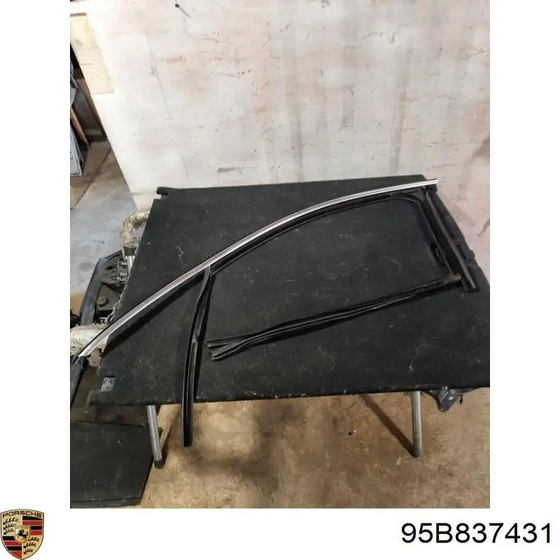 95B837431 Porsche 