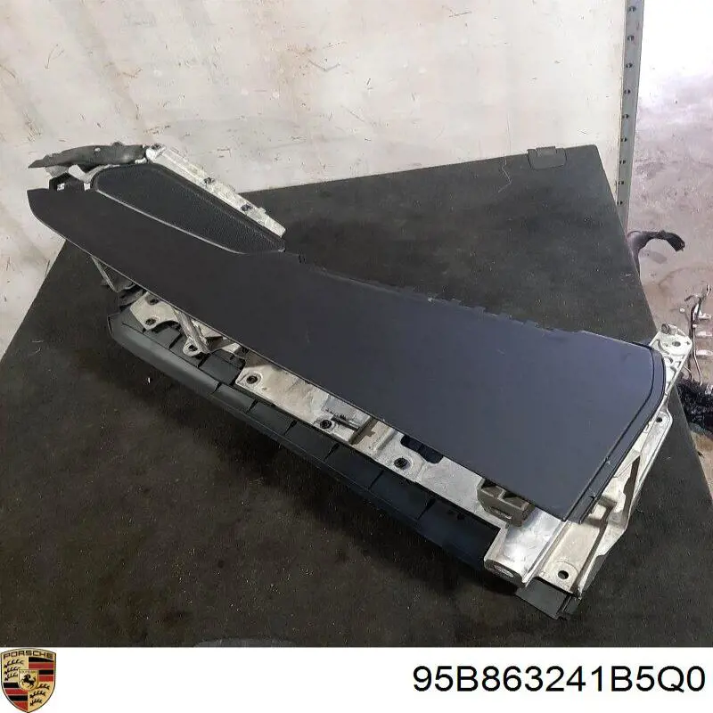 Купить 95B863241B5Q0 Porsche Центральная консоль торпеды