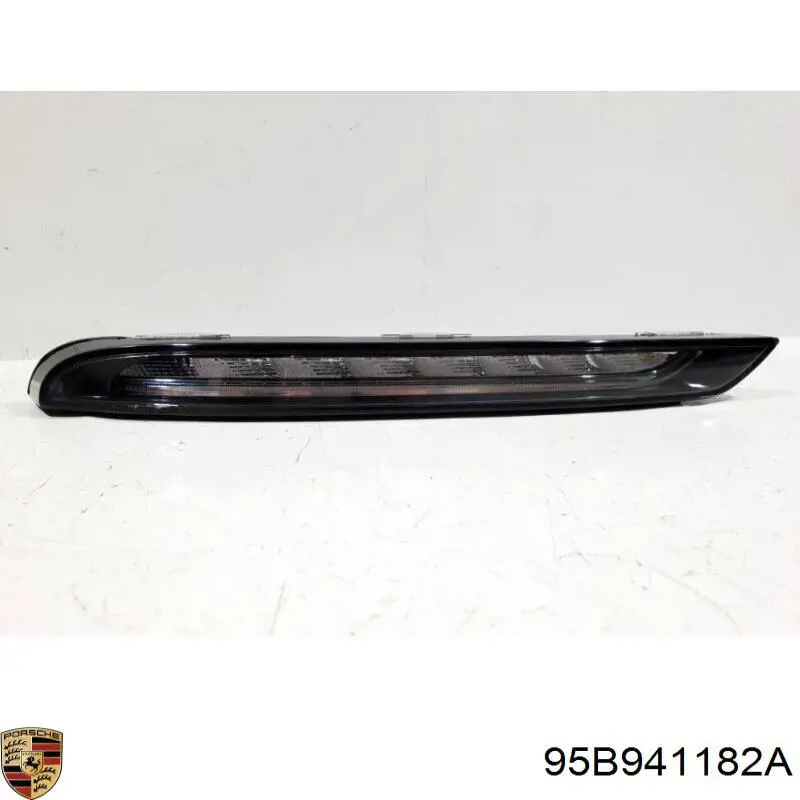 Поворотник правый 95B941182A Porsche