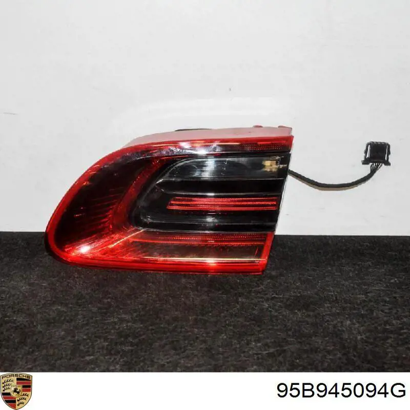 Фонарь задний правый, внутренний Porsche 95B945094G цена, от 56.43 USD