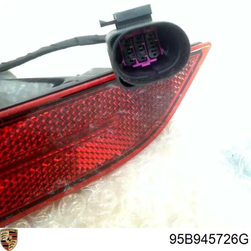 Купить 95B945726D Porsche Правый катафот заднего бампера
