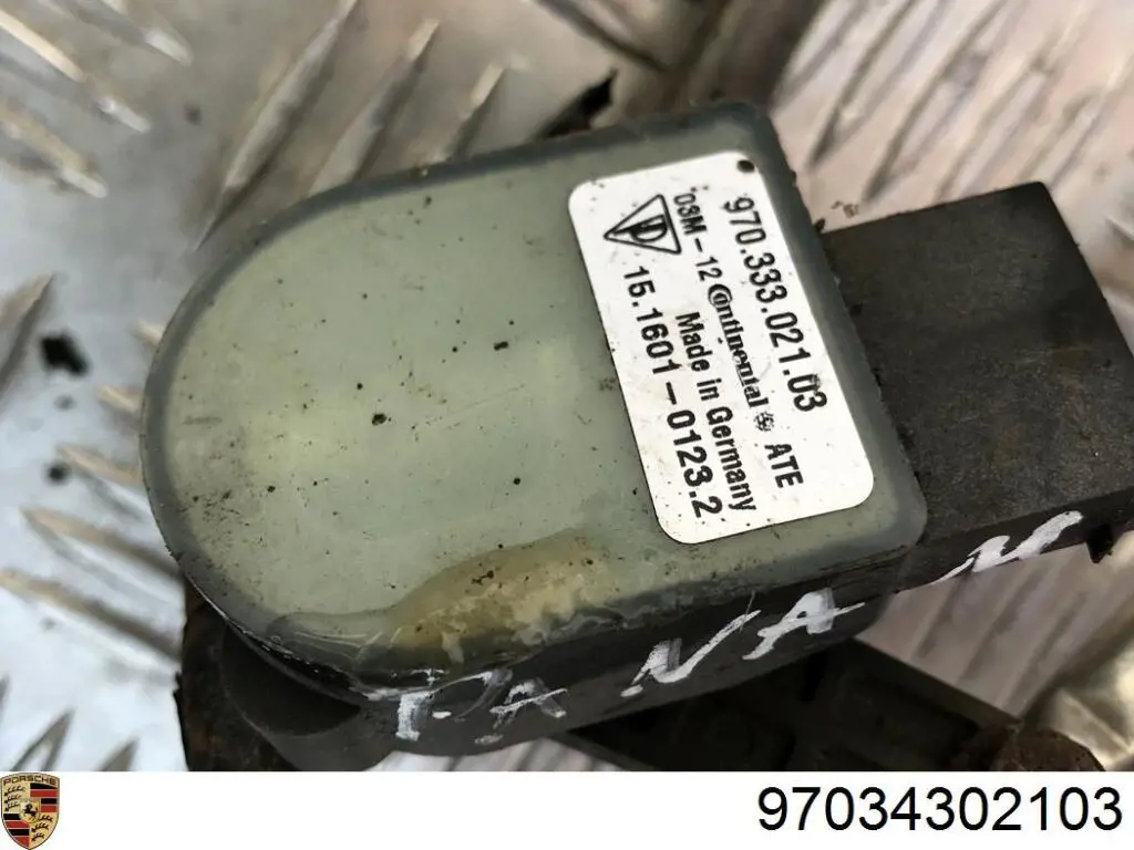 Купить 97034302103 Porsche Датчик уровня положения кузова передний левый