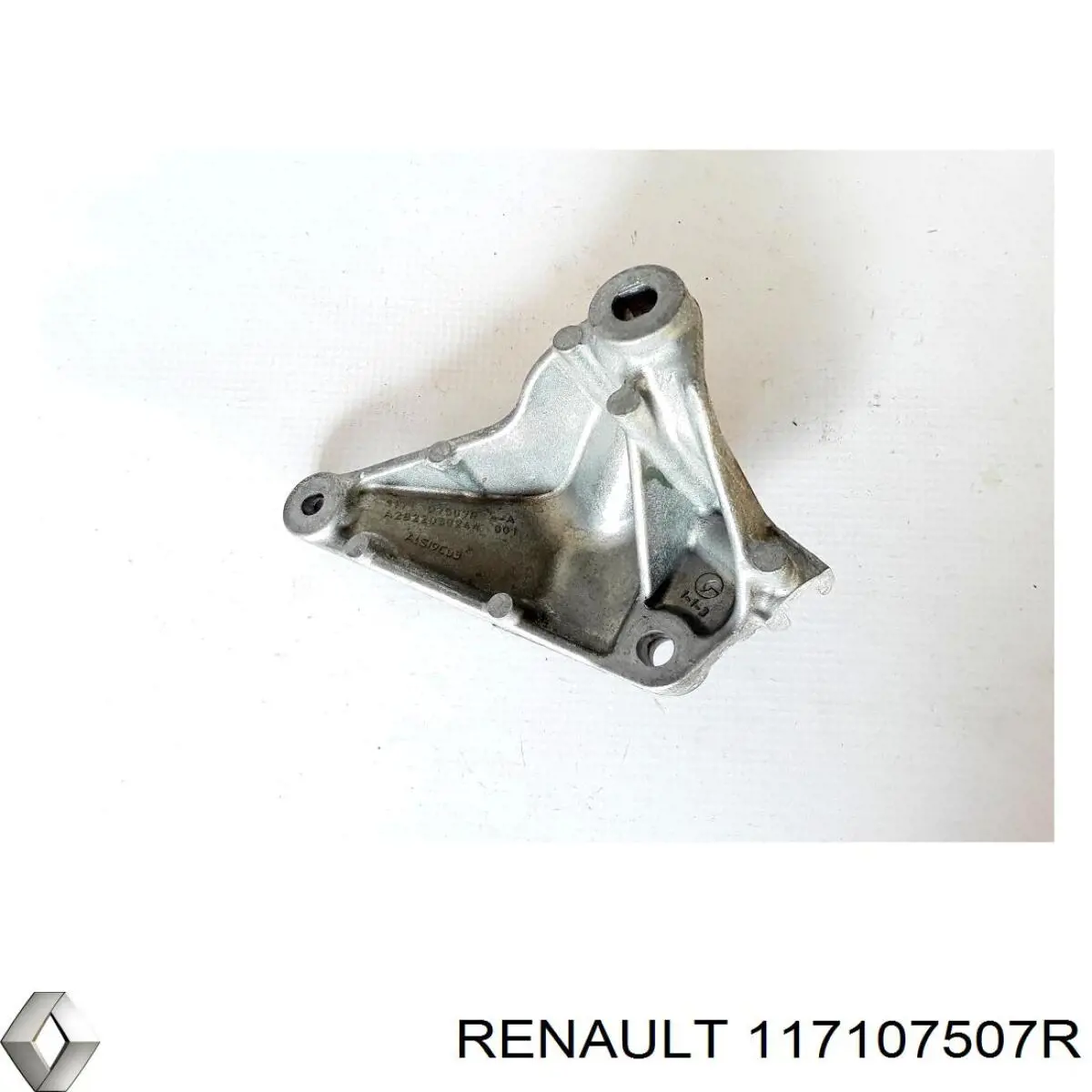 Купить 117107507R Renault (RVI) Кронштейн генератора