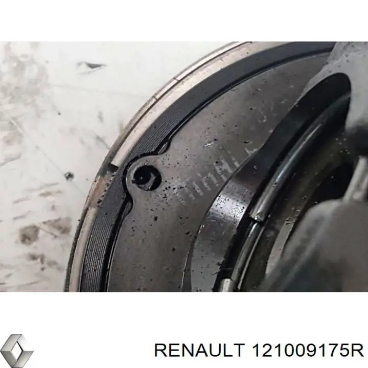 121009175R Renault (RVI) Шатун двигателя