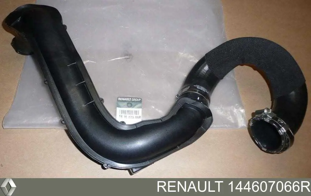 Шланг (патрубок) интеркуллера Renault (RVI) 144607066R