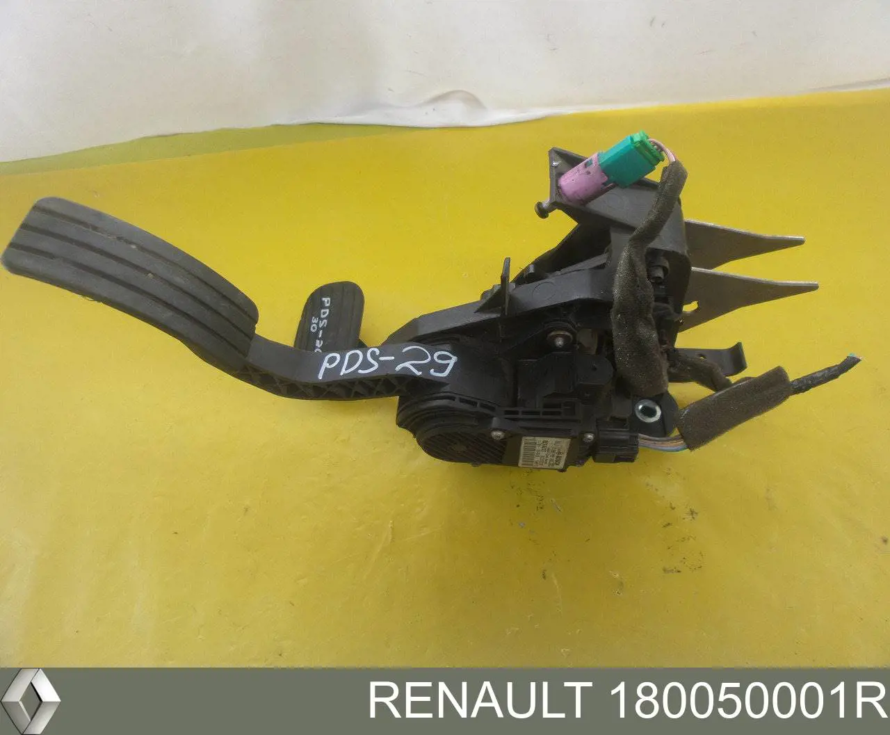 Педаль газа (акселератора) Renault (RVI) 180050001R цена, от 31.67 USD