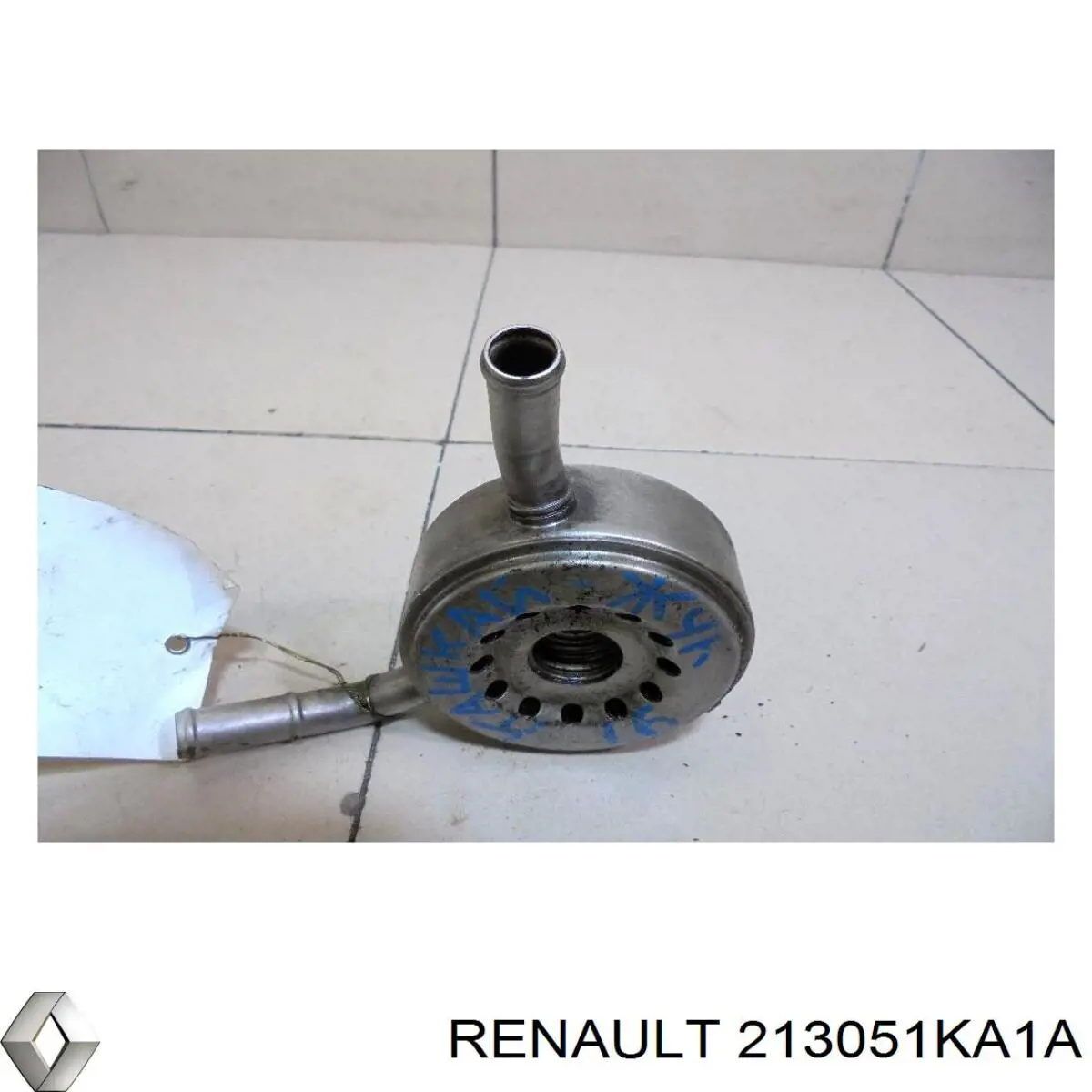 Радиатор масляный (холодильник), под фильтром Renault (RVI) 213051KA1A