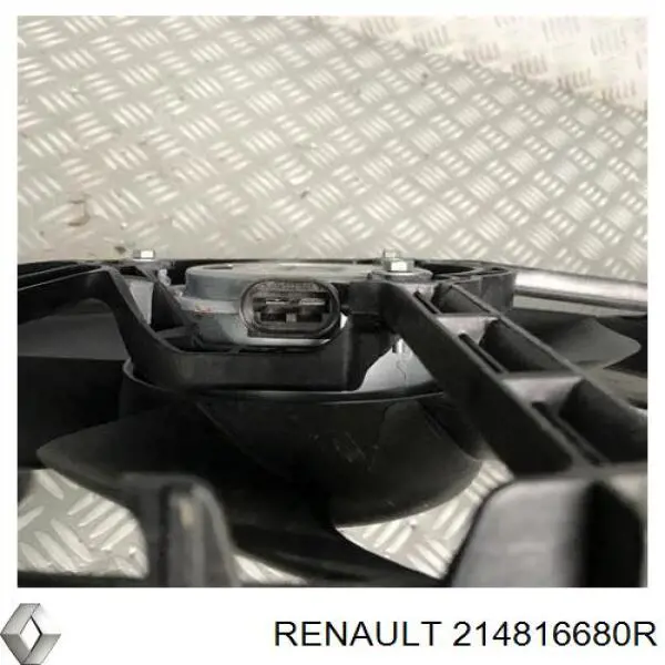 Диффузор радиатора охлаждения в сборе с крыльчаткой Renault (RVI) 214816680R