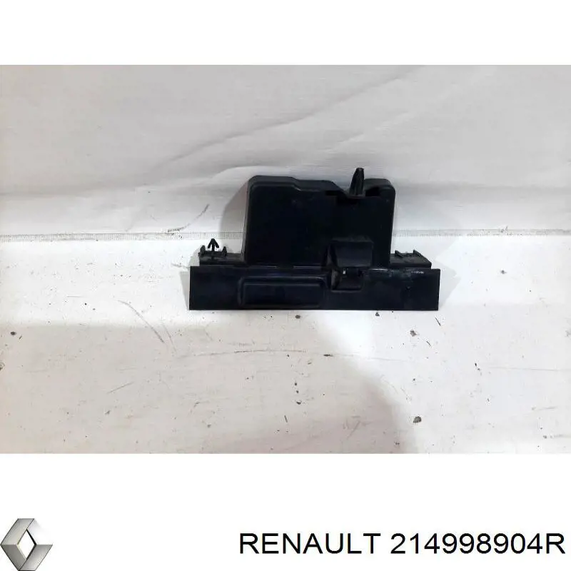 Кронштейн дифузора вентилятора на Renault Megane IV 