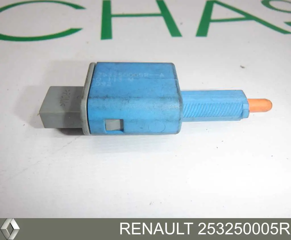 Датчик включения сцепления 253250005R Renault (RVI)