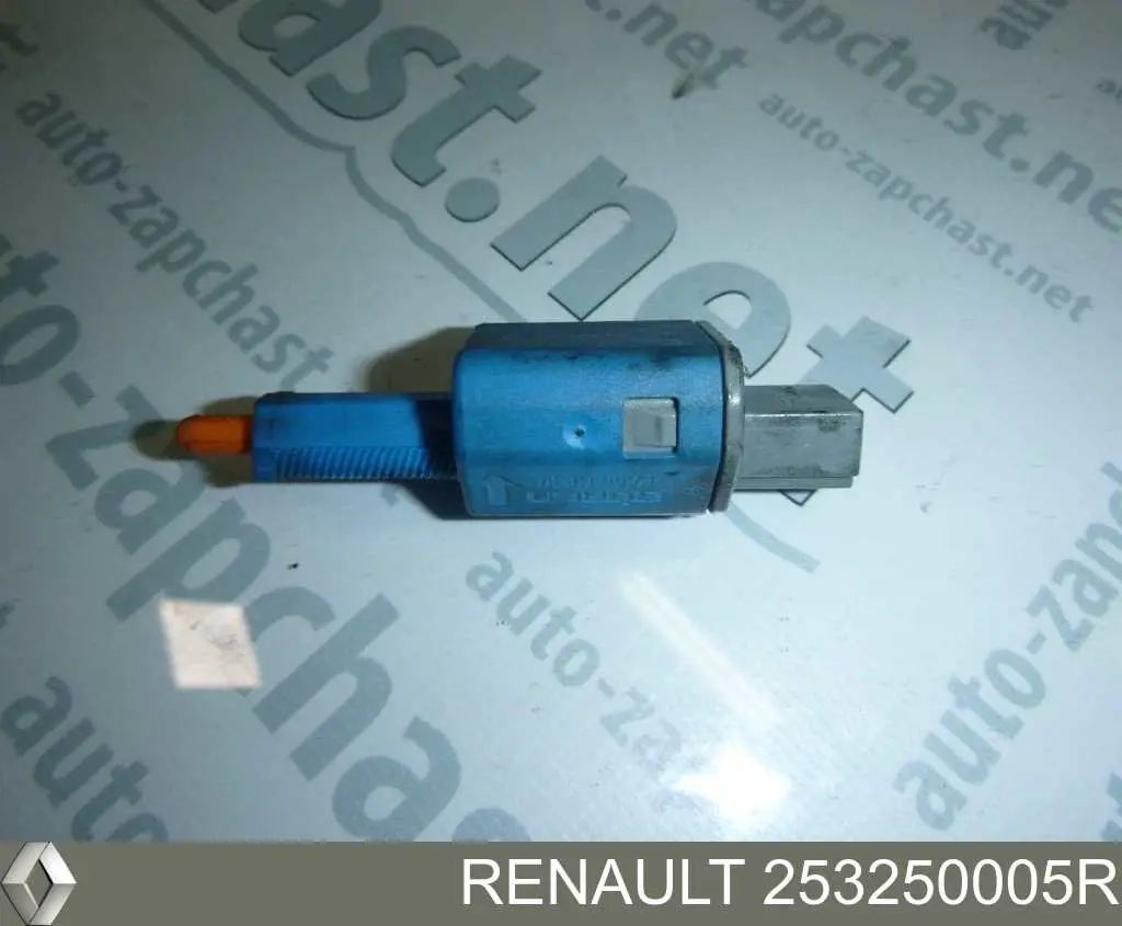 253250005R Renault (RVI) Датчик включения сцепления