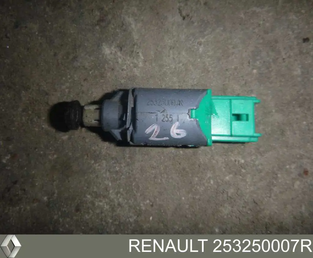 Купить 253250007R Renault (RVI) Датчик включения сцепления