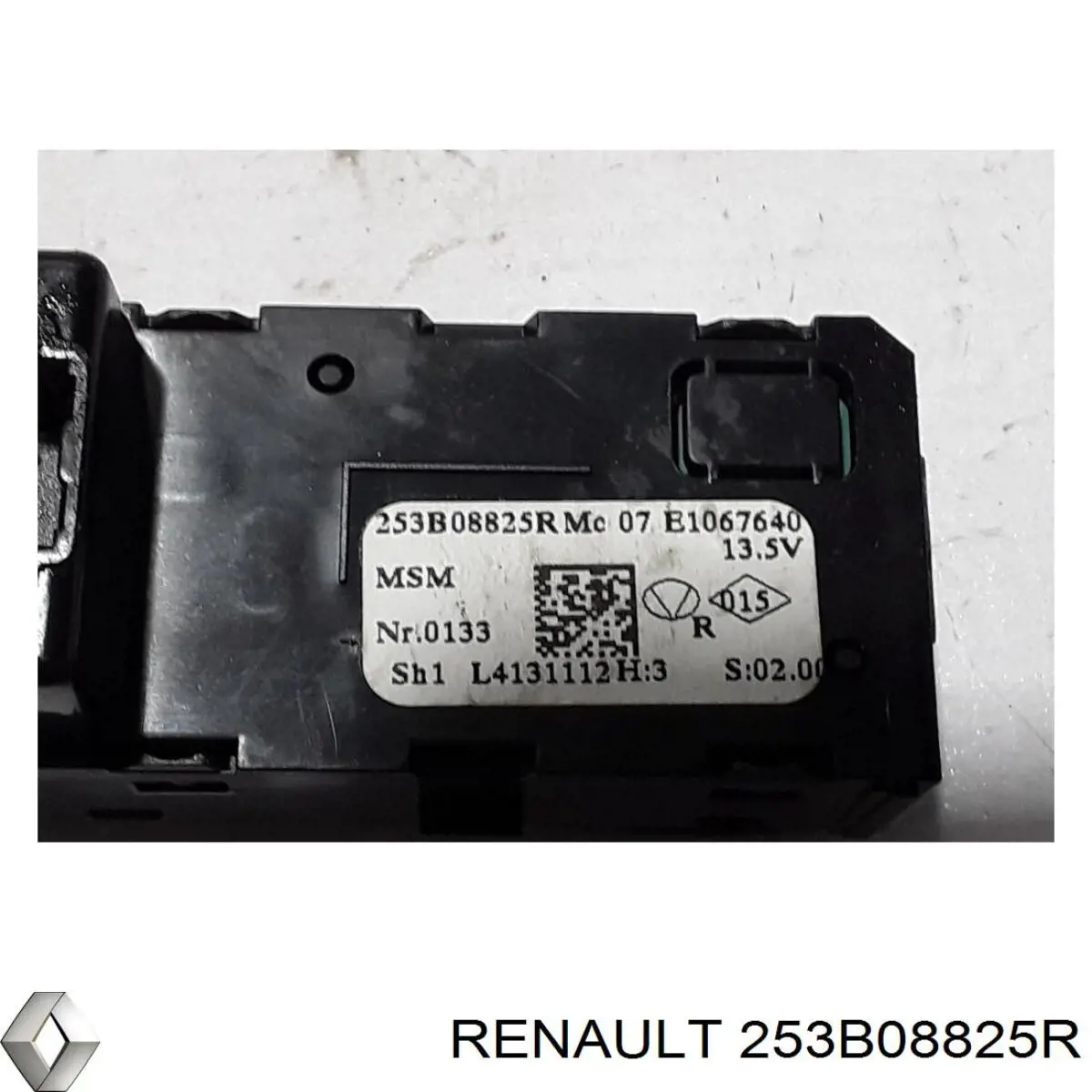 Купить 253B08825R Renault (RVI) 