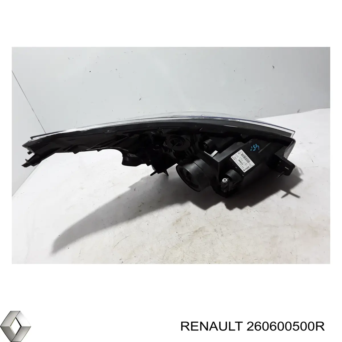 260600500R Renault (RVI) фара левая