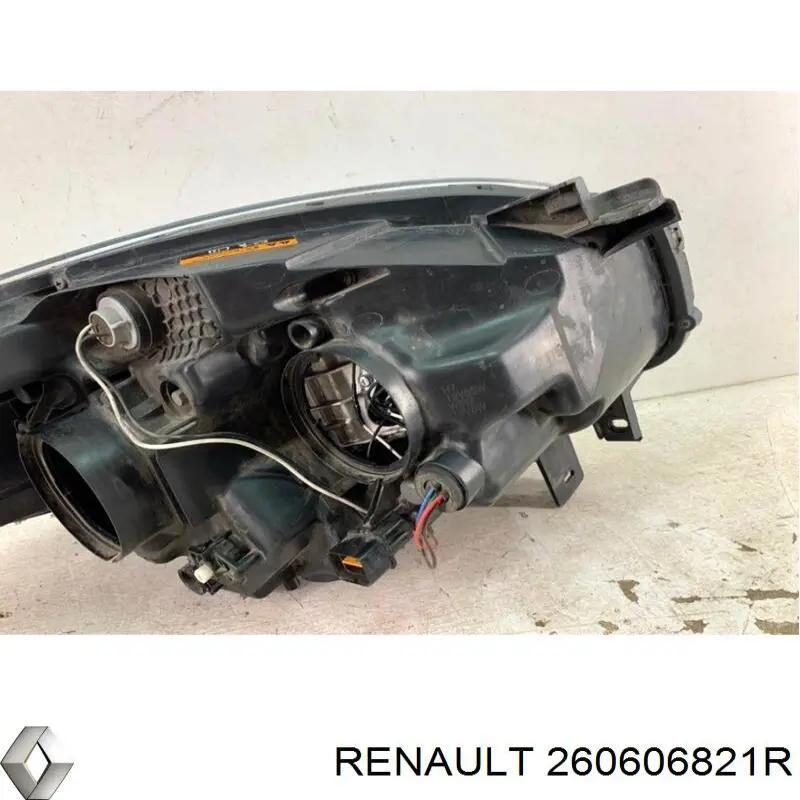 Левая фара 260606821R Renault (RVI)