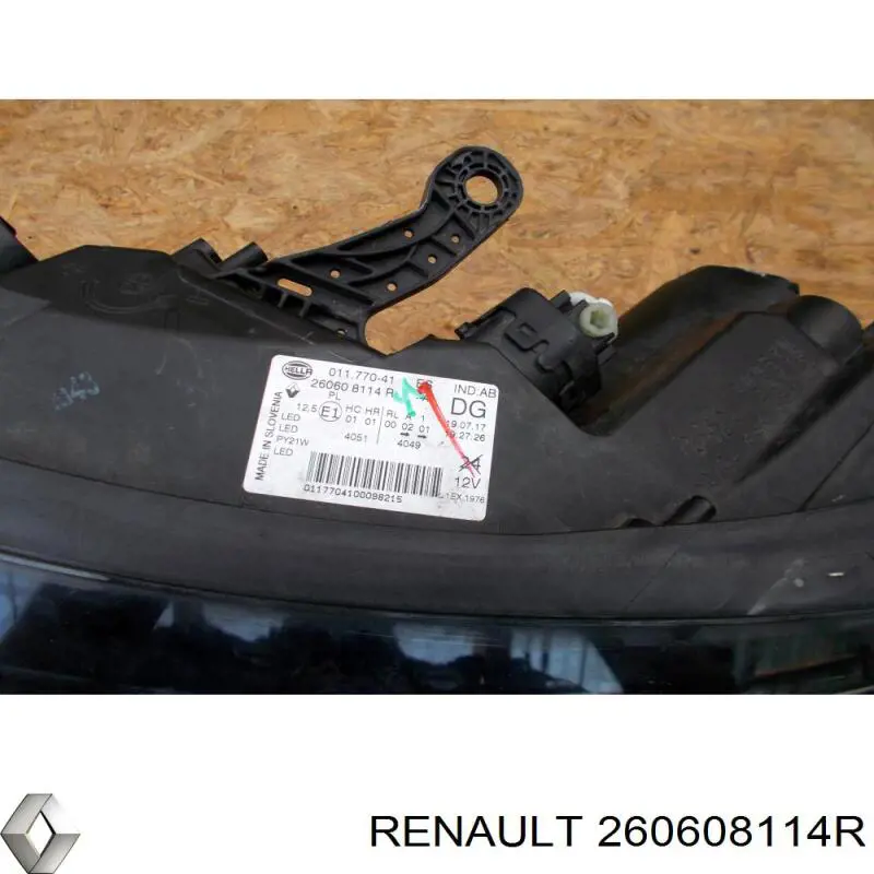 Купить 260608114R Renault (RVI) Фара левая передняя