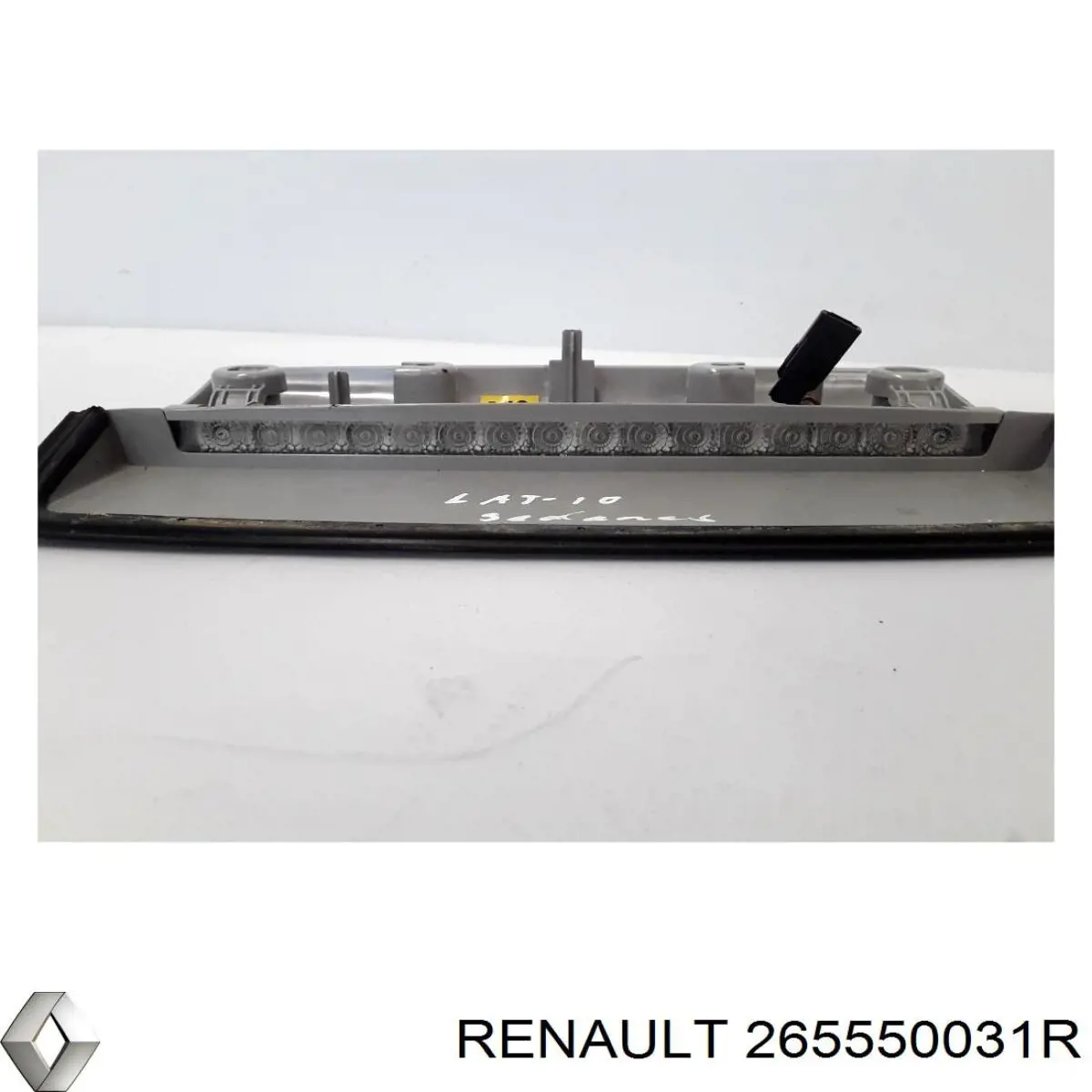 Фонарь задний левый внутренний 265550031R Renault (RVI)