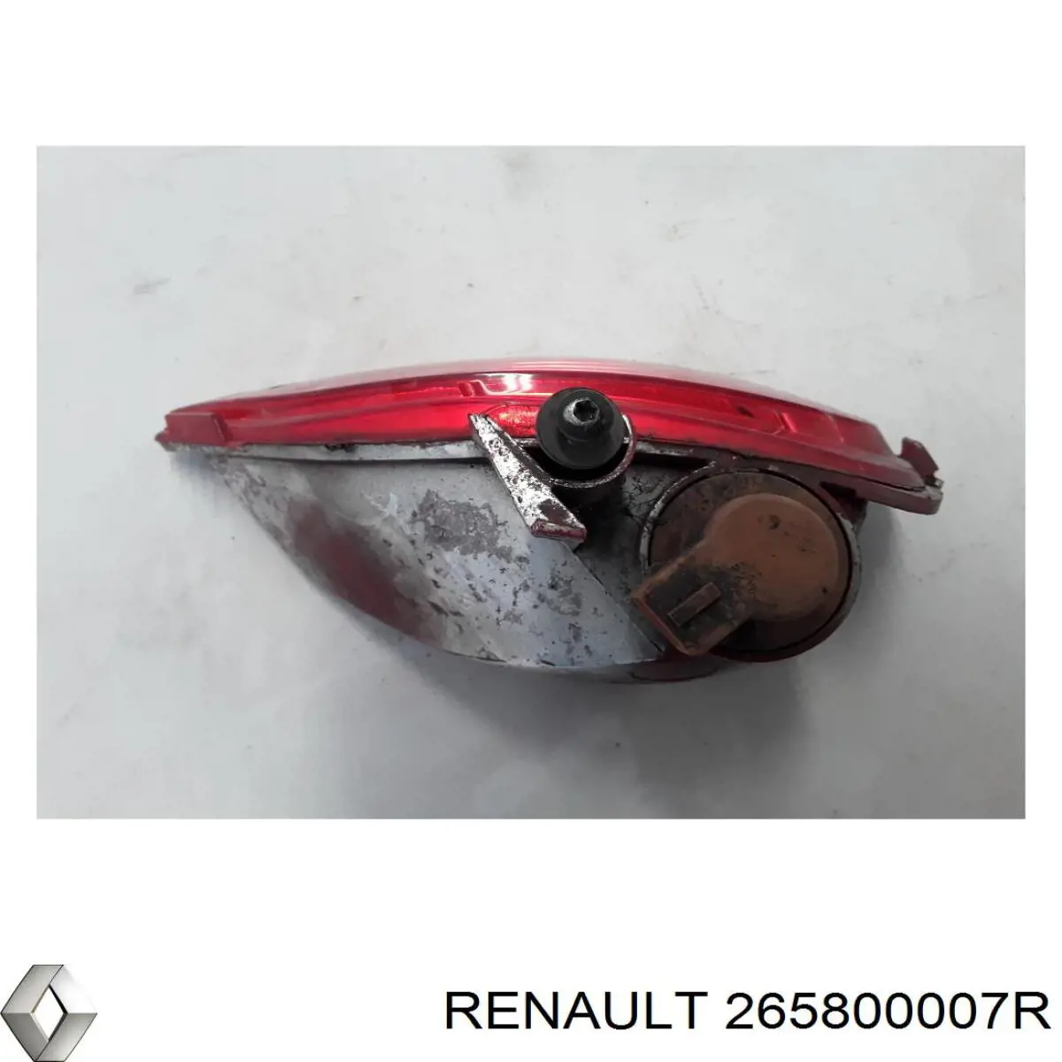 Фонарь противотуманный задний правый 265800007R Renault (RVI)