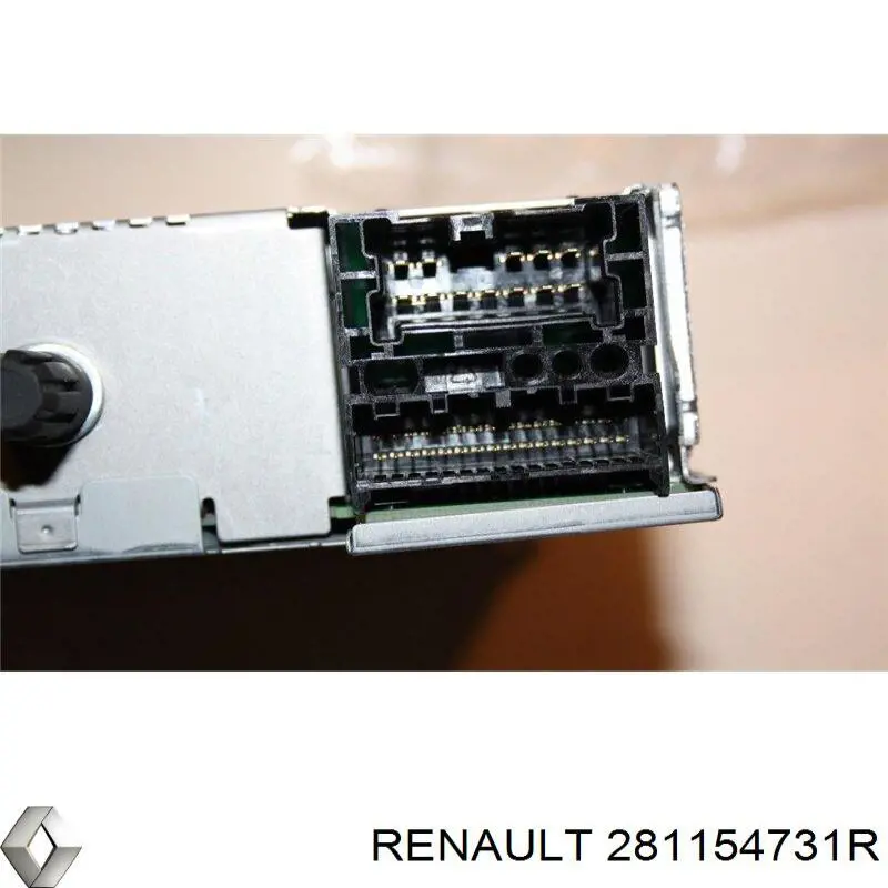 Магнитола (радио AM/FM) Renault (RVI) 281156989R цена, от 60.81 USD