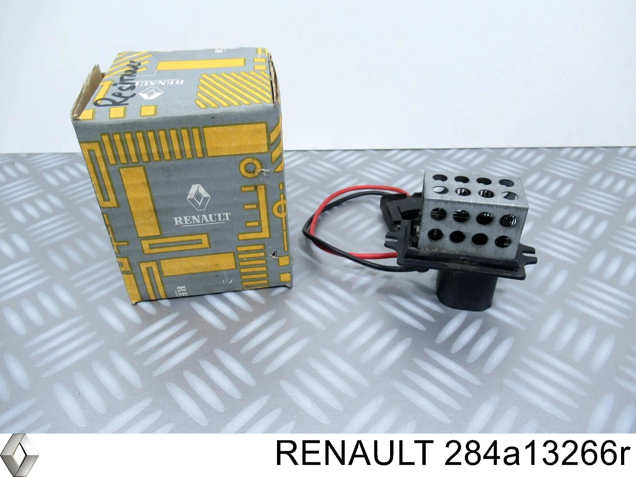 Купить 284A13266R Renault (RVI) 