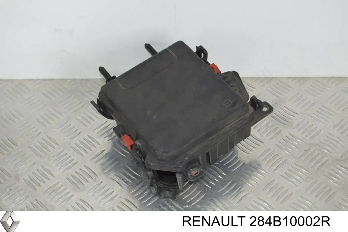 Купить 284B10002R Renault (RVI) Корпус блока предохранителей