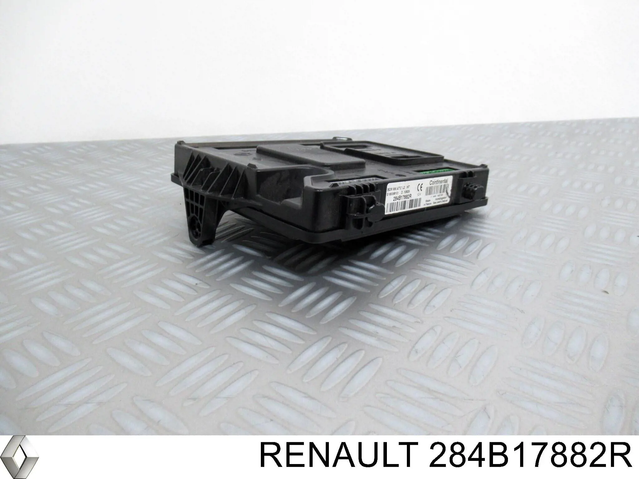 284B17882R Renault (RVI) Монтажный блок предохранителей
