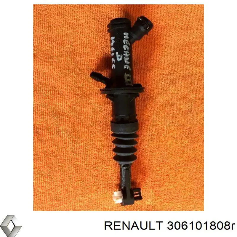 Цилиндр сцепления главный Renault (RVI) 306101808R